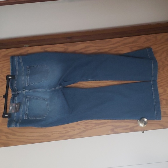 Torrid jeans 22 short - Picture 2 of 2